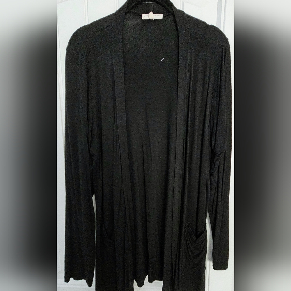 Black Cardigan Size Lrg (lightweight)